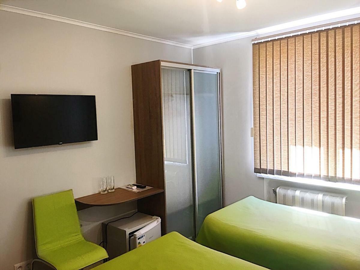 Hotel 7Days à Hadiach Extérieur photo